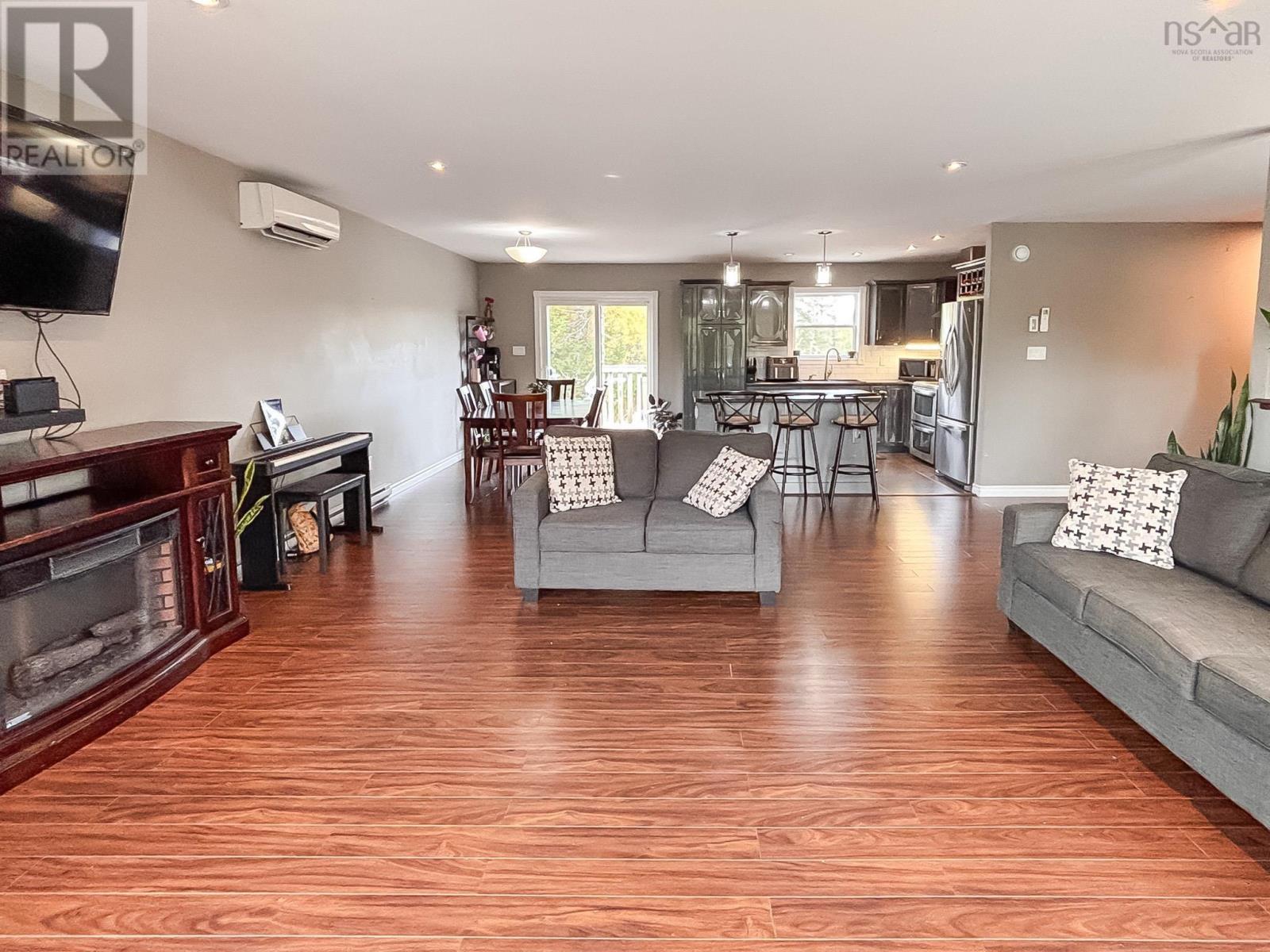 Property 7 of 33 of 2120 Highway 332