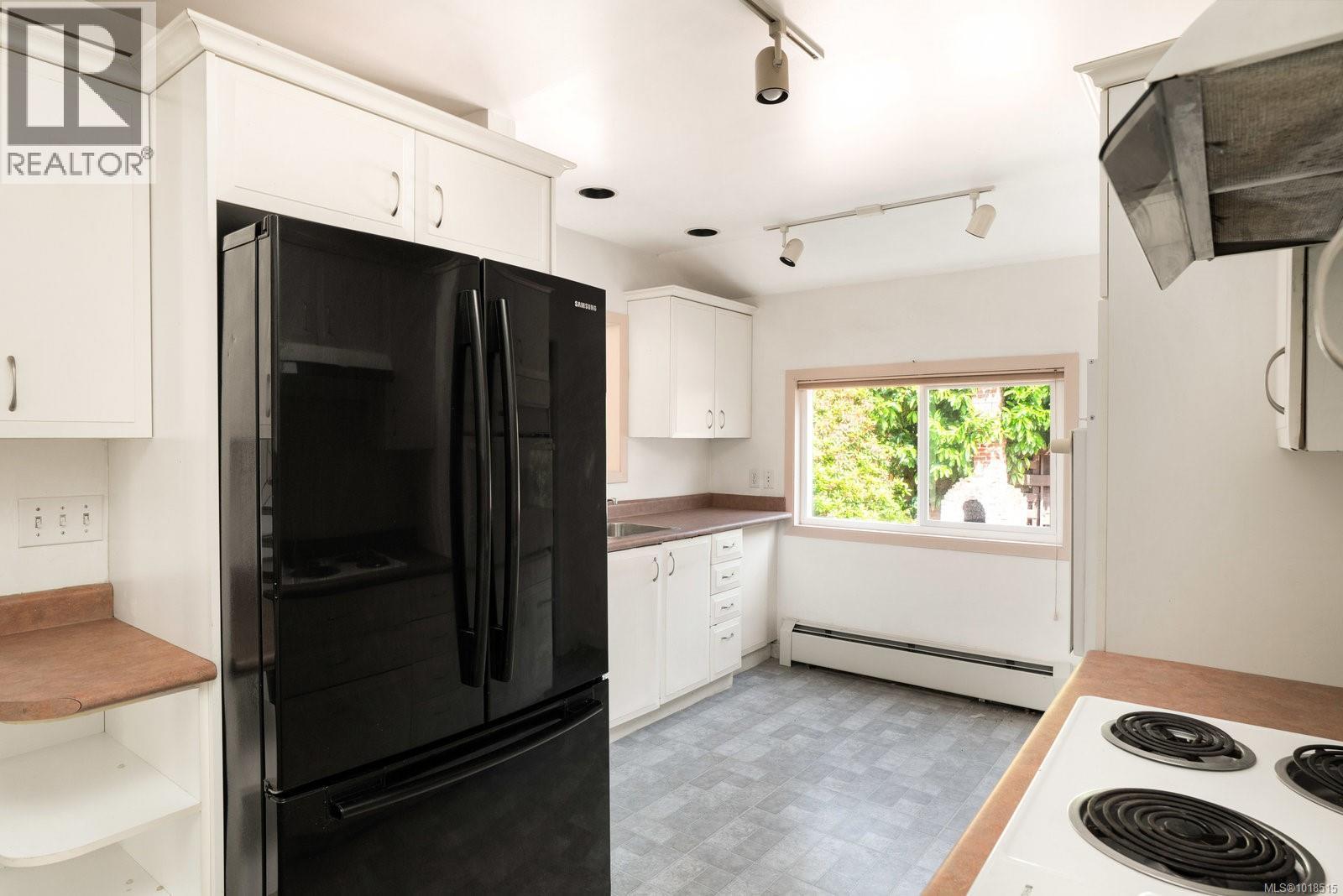  280 King George Terrace, Oak Bay