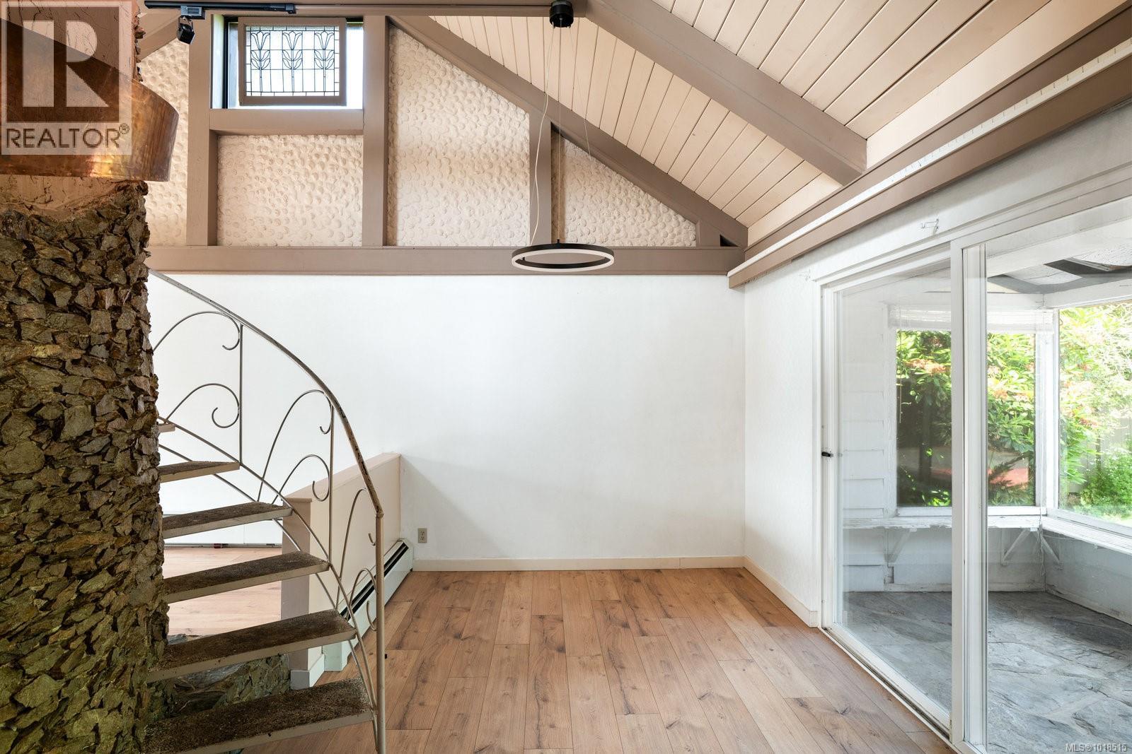  280 King George Terrace, Oak Bay