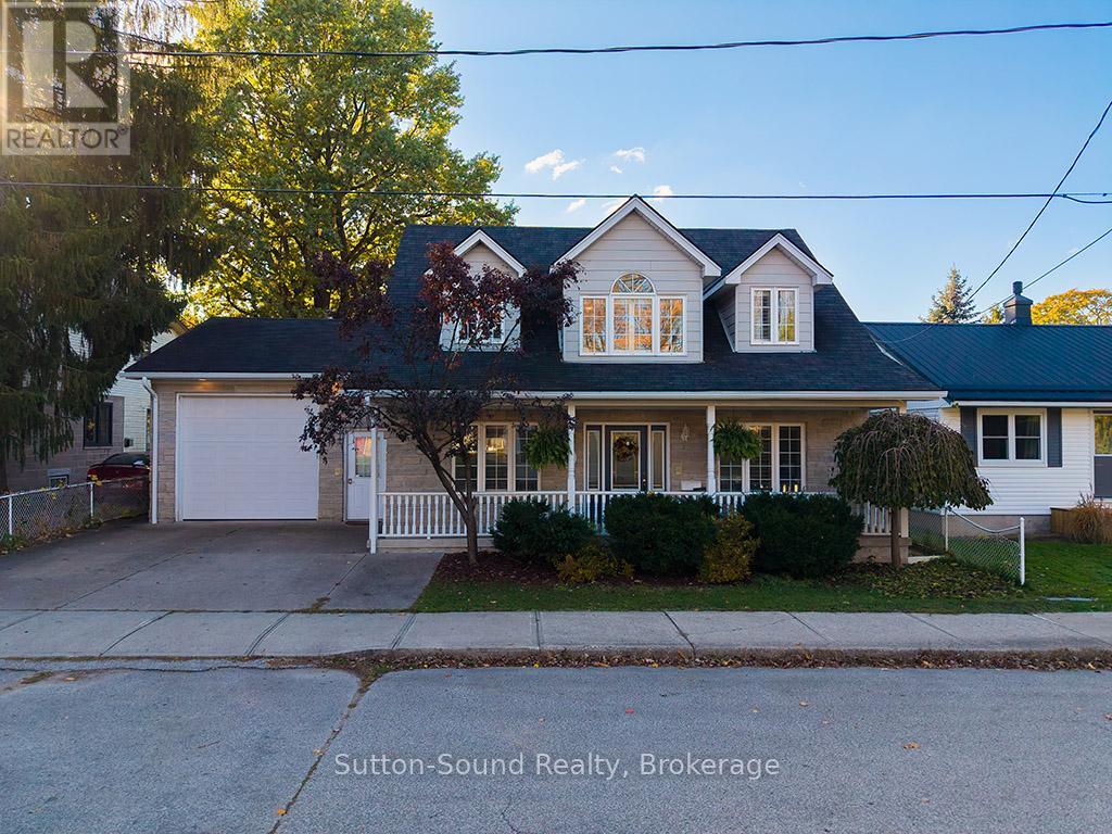846 4TH AVENUE A W