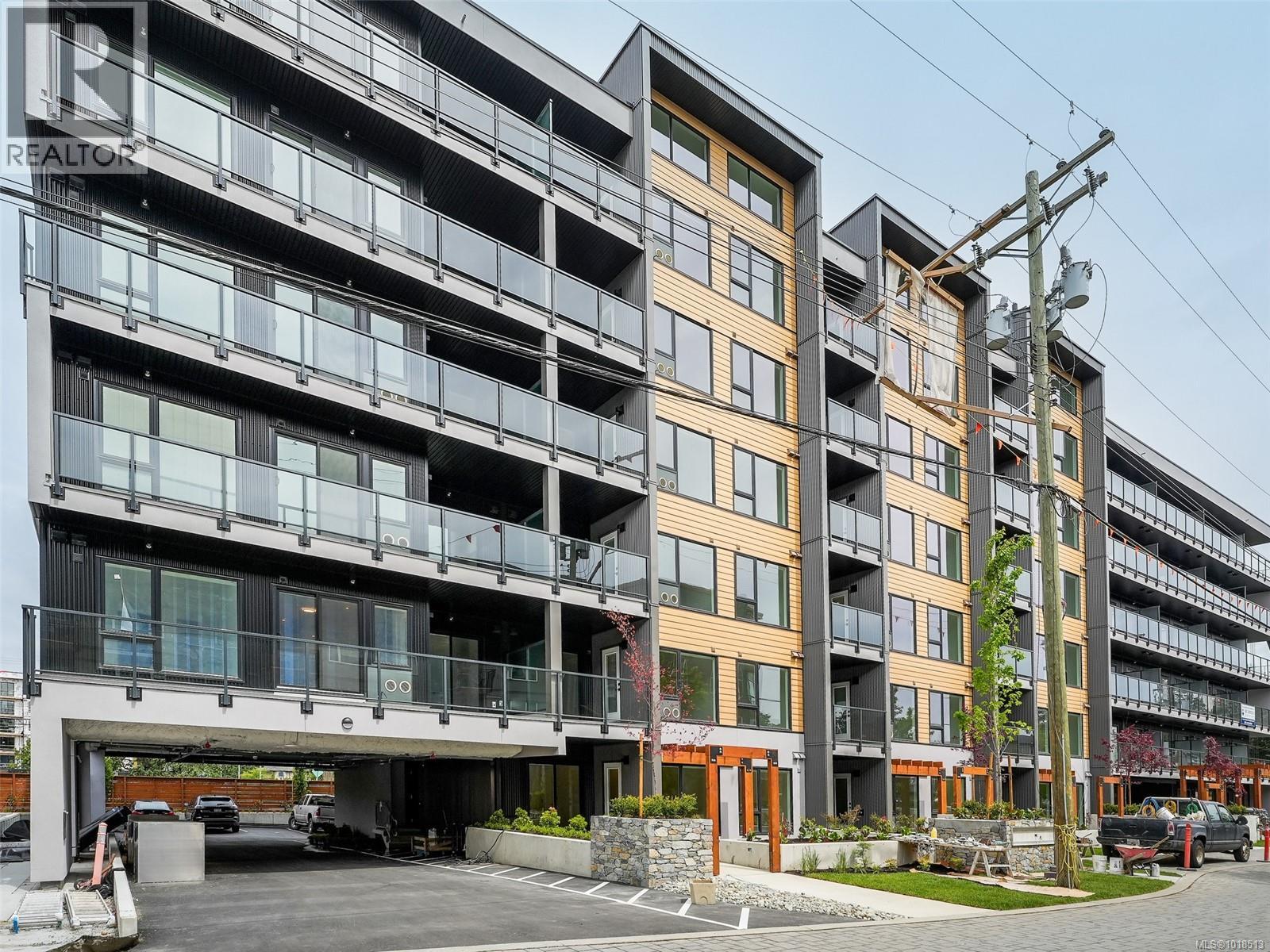 211 654 Granderson Road, Langford