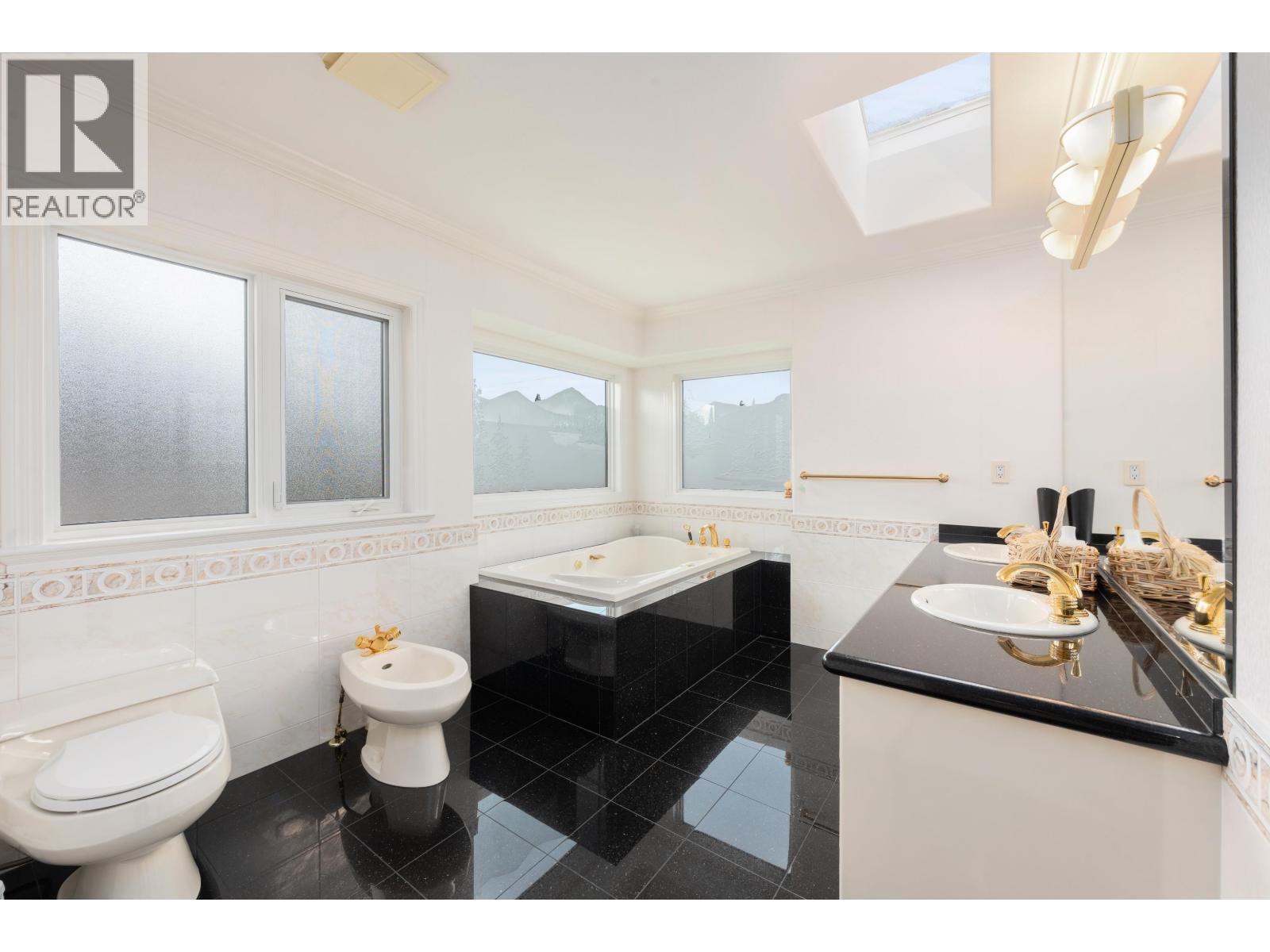 1363 W 51 AVENUE, Vancouver