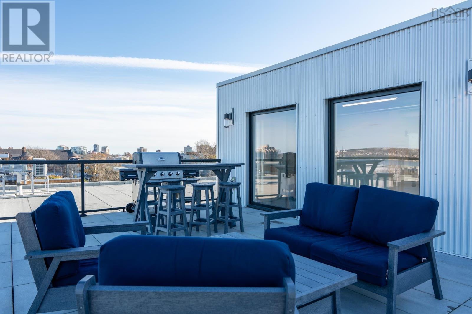 Property 20 of 22 of 306 5684 West Street