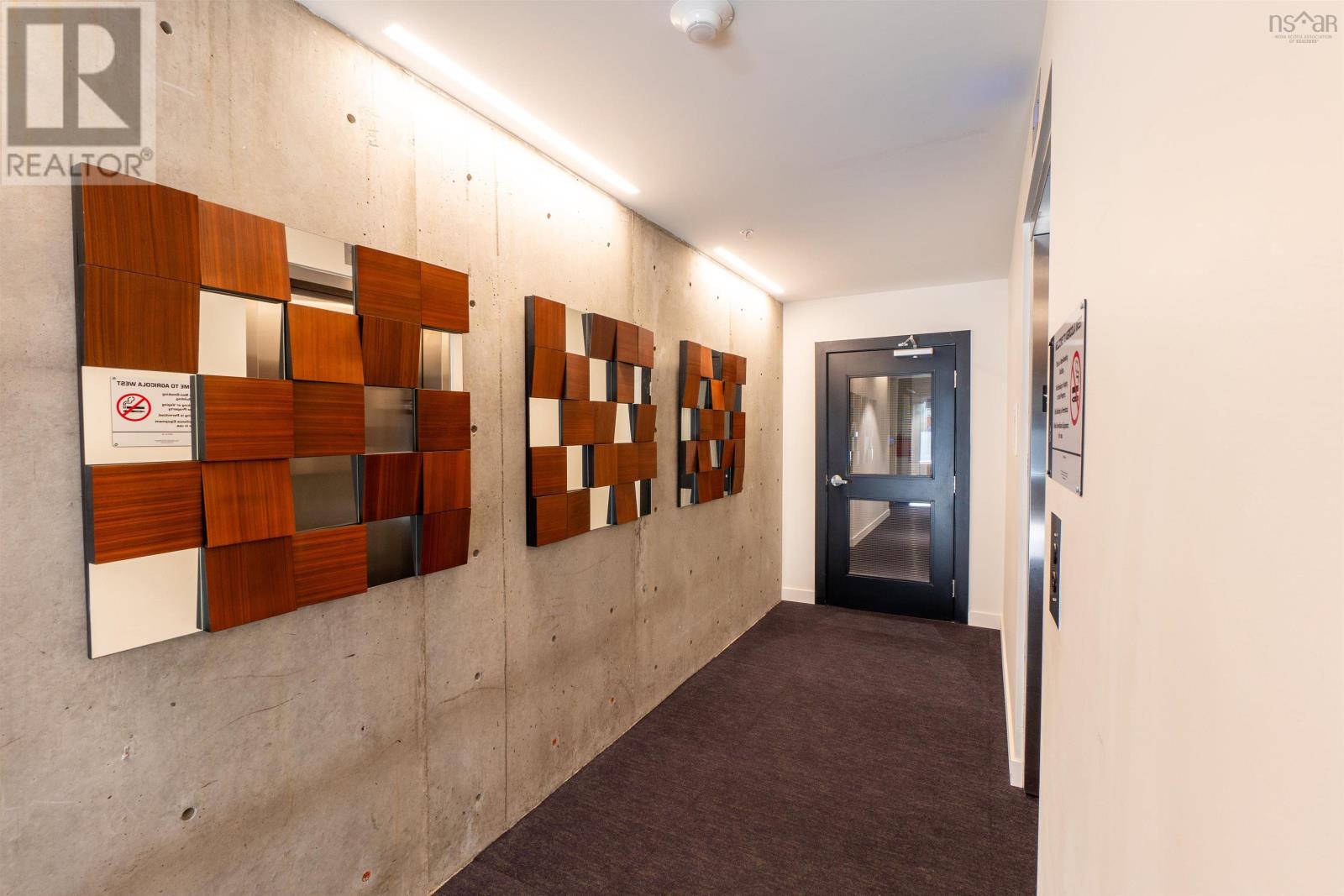 Property 14 of 22 of 306 5684 West Street