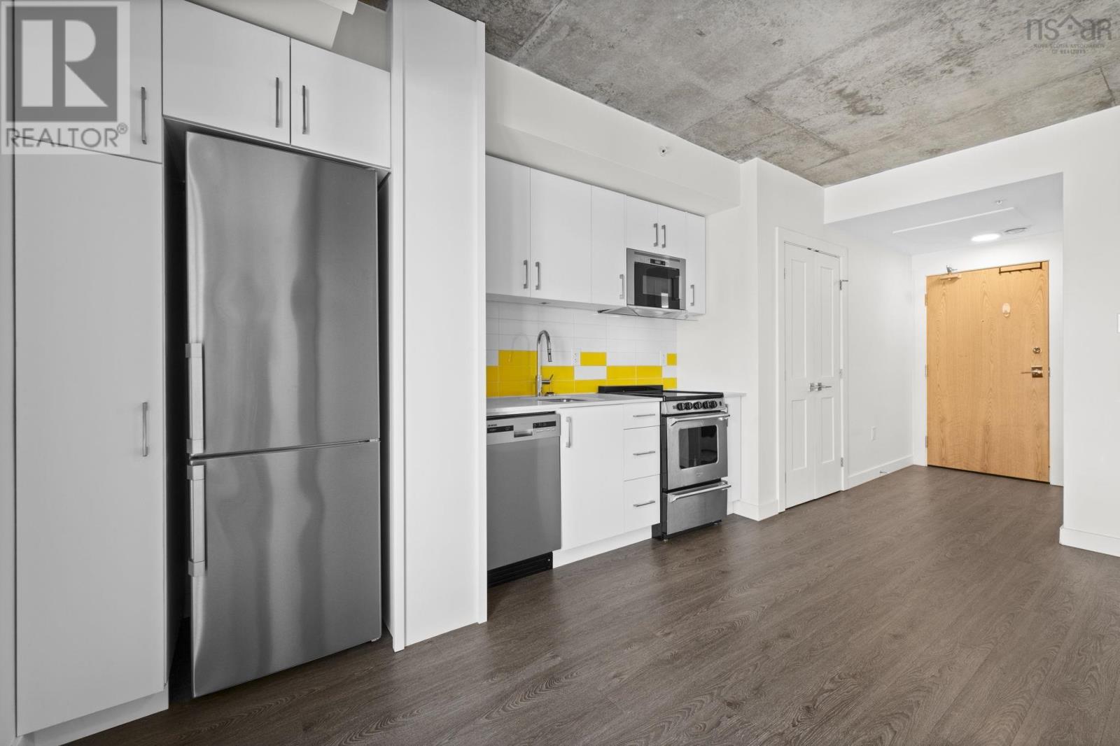 Property 4 of 22 of 306 5684 West Street