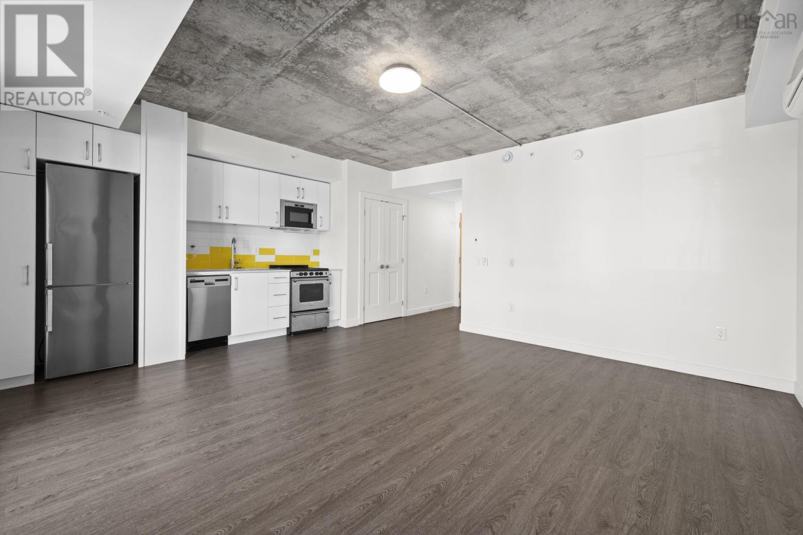 Property 12 of 22 of 306 5684 West Street