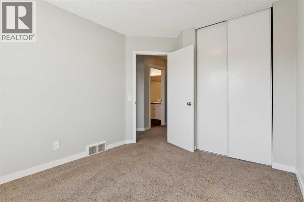 Single Family House for Sale in  Tuscany Drive NW Tuscany Calgary 