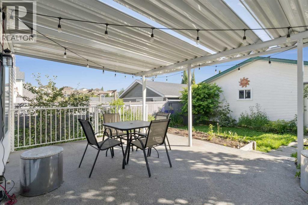 Single Family House for Sale in  Tuscany Drive NW Tuscany Calgary 