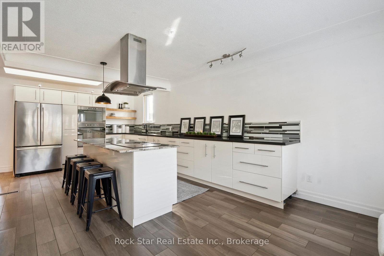 Single Family House for Sale in  ROSEDALE AVENUE Hamilton (Rosedale) 