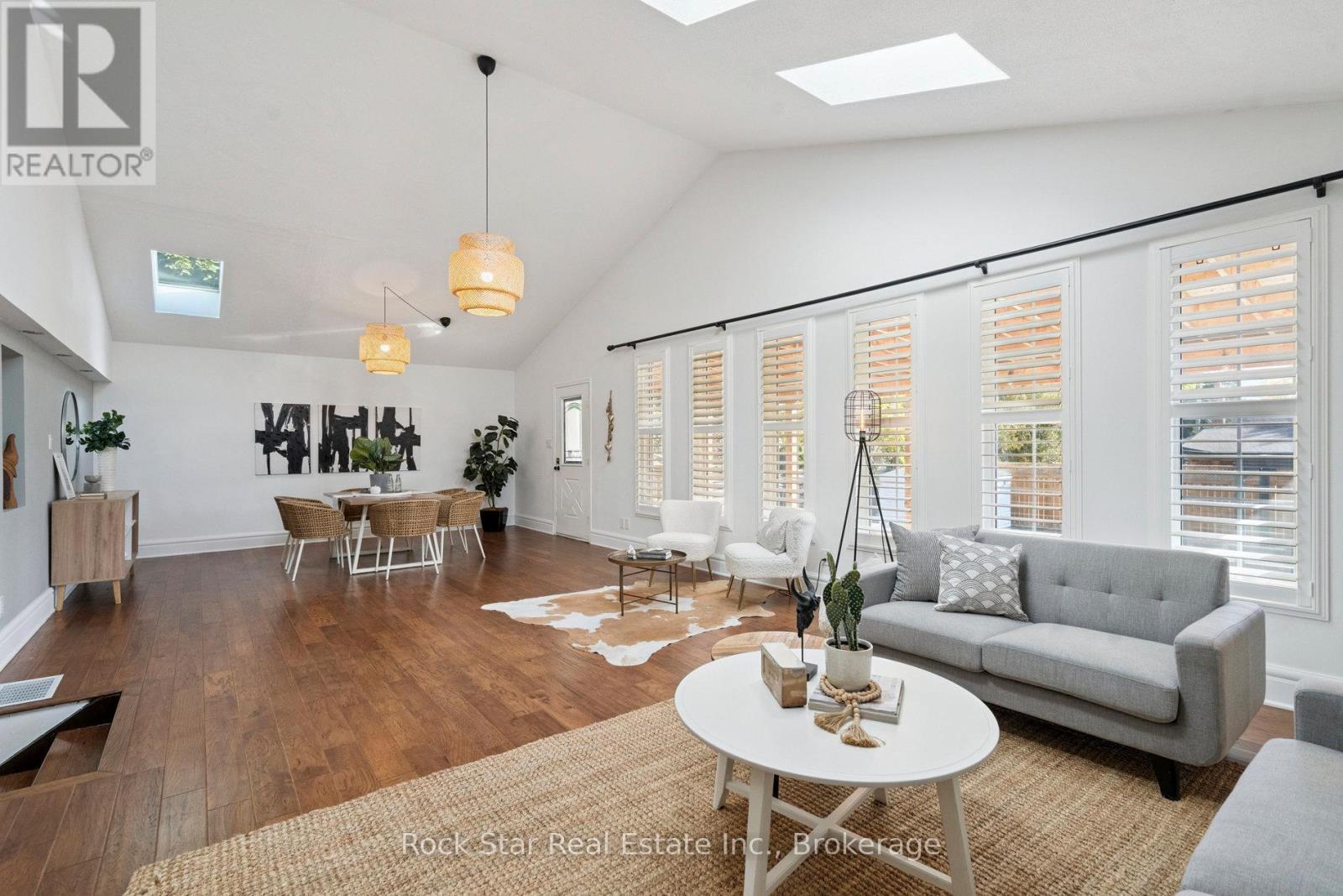 Single Family House for Sale in  ROSEDALE AVENUE Hamilton (Rosedale) 