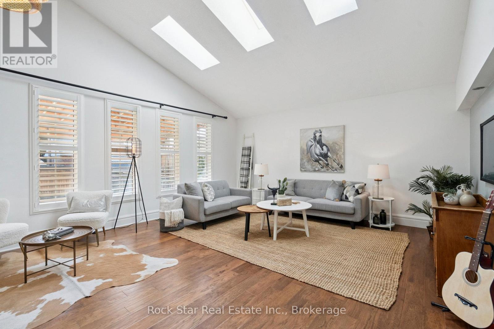 Single Family House for Sale in  ROSEDALE AVENUE Hamilton (Rosedale) 