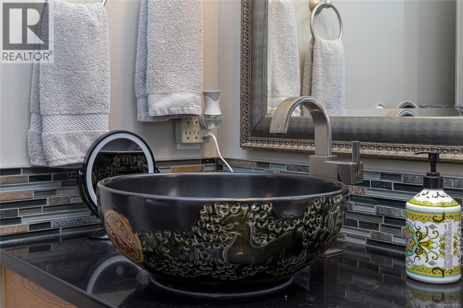 1752 Country Rd, Qualicum Beach