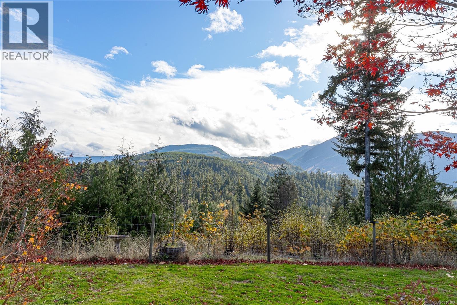 1752 Country Rd, Qualicum Beach