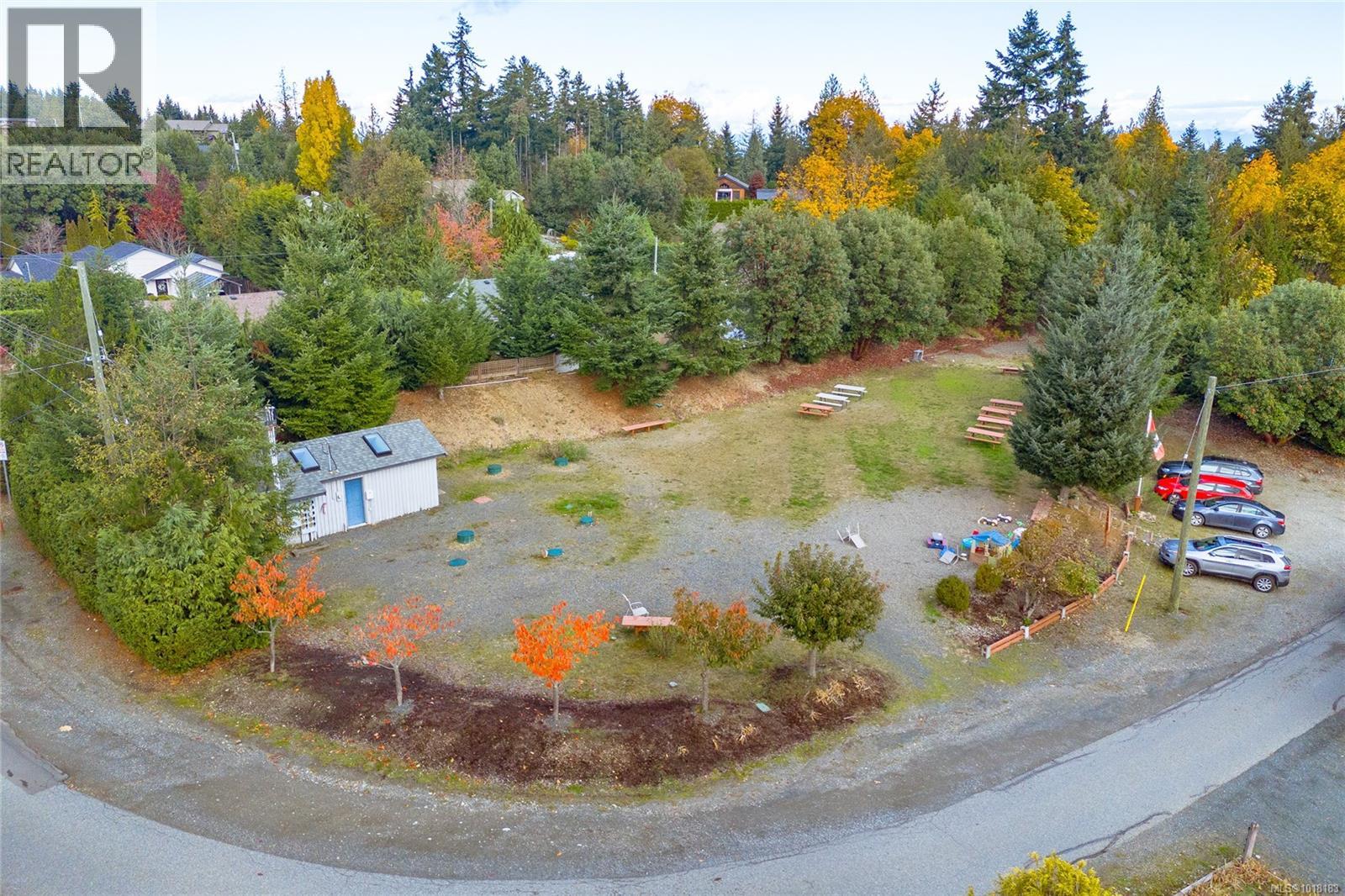 1752 Country Rd, Qualicum Beach