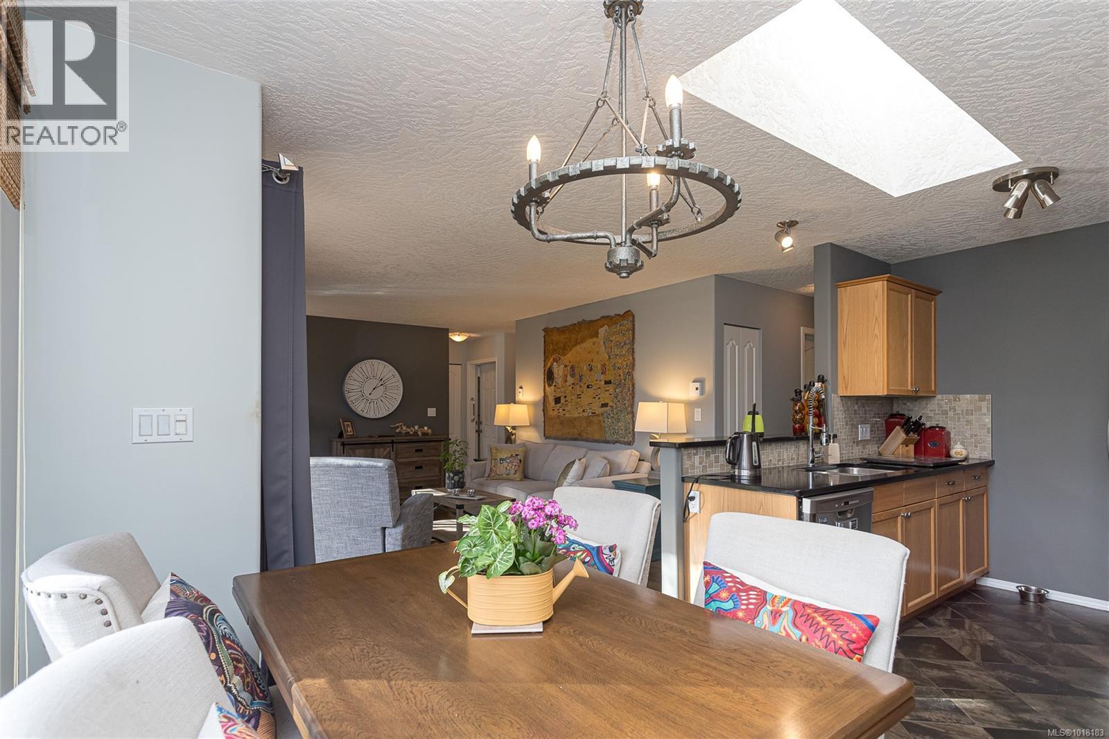 1752 Country Rd, Qualicum Beach