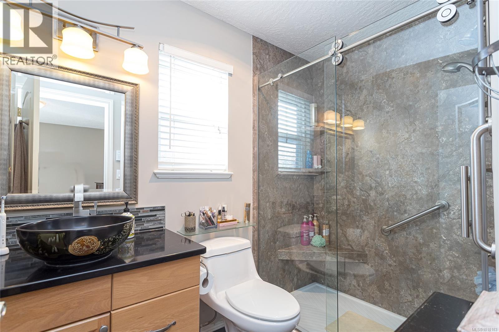 1752 Country Rd, Qualicum Beach