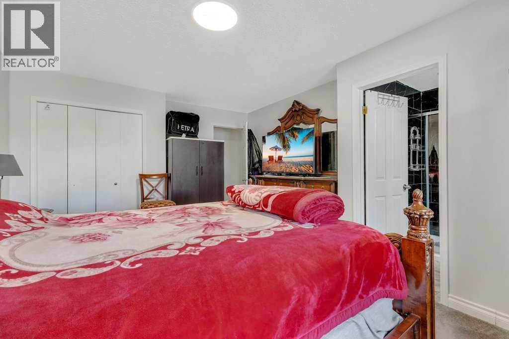 Single Family House Bungalow for Sale in  Templevale Drive NE Temple Calgary 