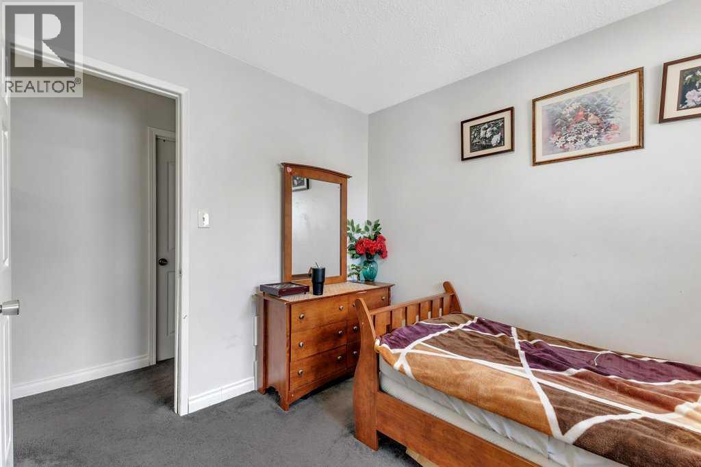 Single Family House Bungalow for Sale in  Templevale Drive NE Temple Calgary 