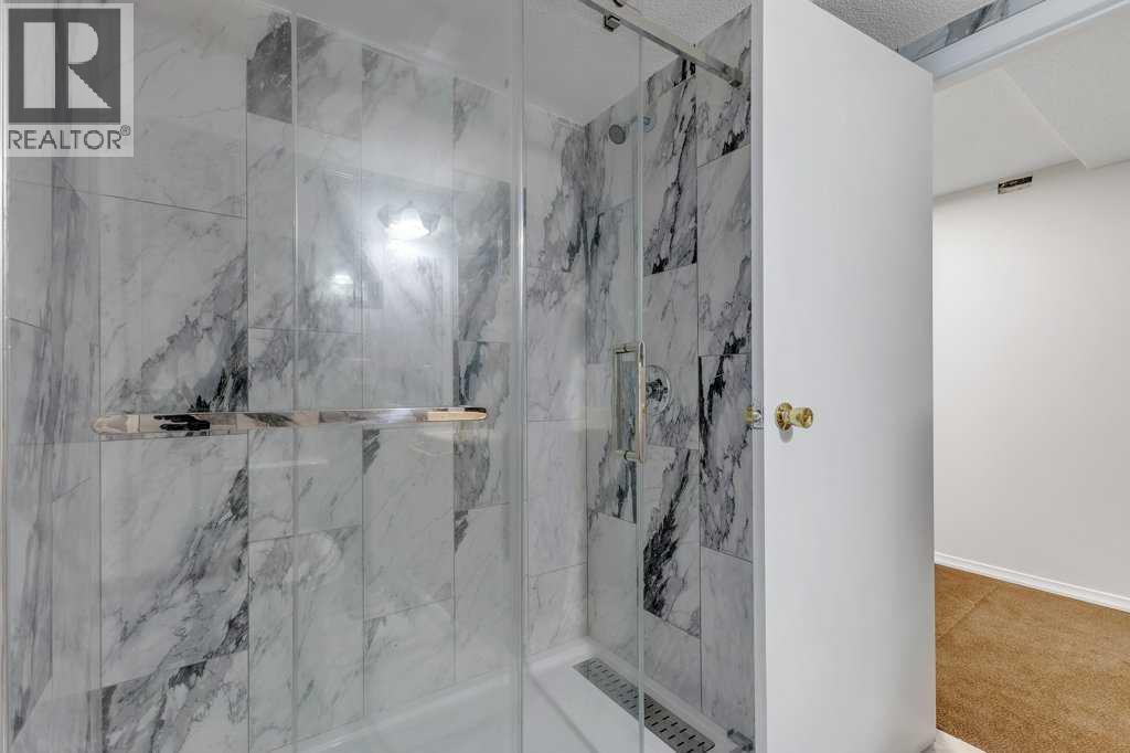 Single Family House Bungalow for Sale in  Templevale Drive NE Temple Calgary 