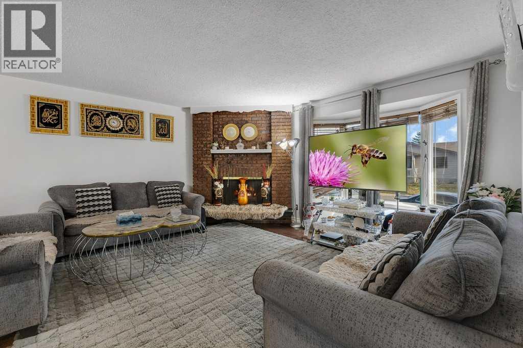 Single Family House Bungalow for Sale in  Templevale Drive NE Temple Calgary 