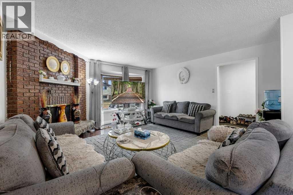 Single Family House Bungalow for Sale in  Templevale Drive NE Temple Calgary 