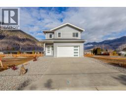 396 11th Avenue, Keremeos