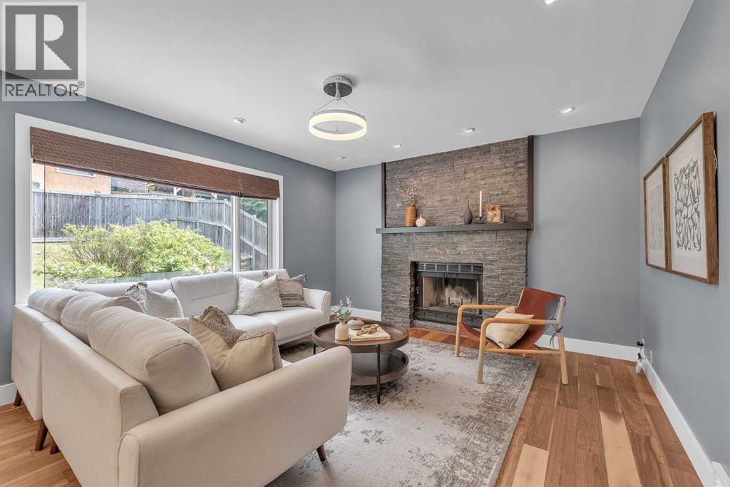 Single Family House for Sale in  Edgebrook Gardens NW Edgemont Calgary 