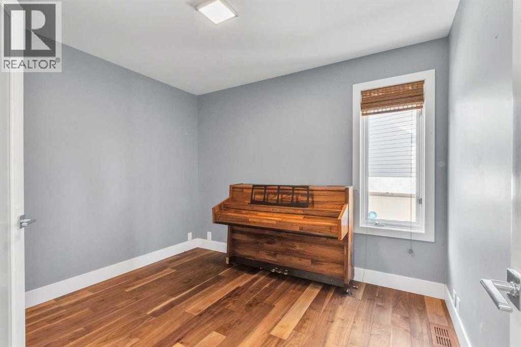 Single Family House for Sale in  Edgebrook Gardens NW Edgemont Calgary 