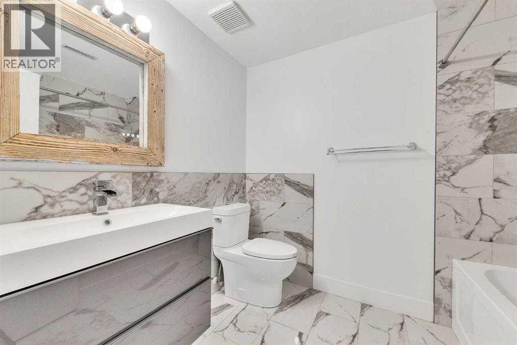 Single Family House for Sale in  Edgebrook Gardens NW Edgemont Calgary 