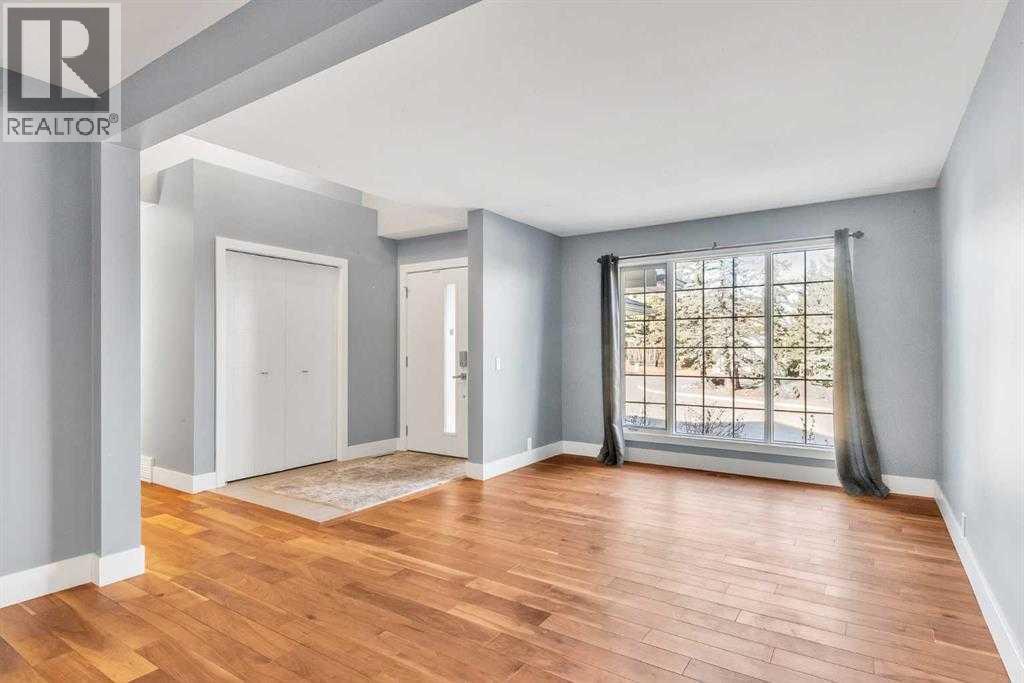 Single Family House for Sale in  Edgebrook Gardens NW Edgemont Calgary 