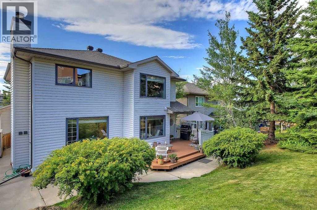 Single Family House for Sale in  Edgebrook Gardens NW Edgemont Calgary 