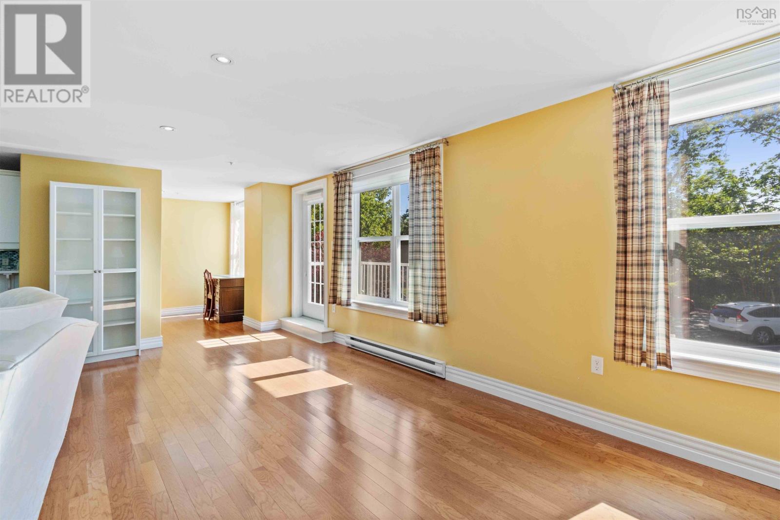 Property 20 of 50 of Unit 101 476 Main Street