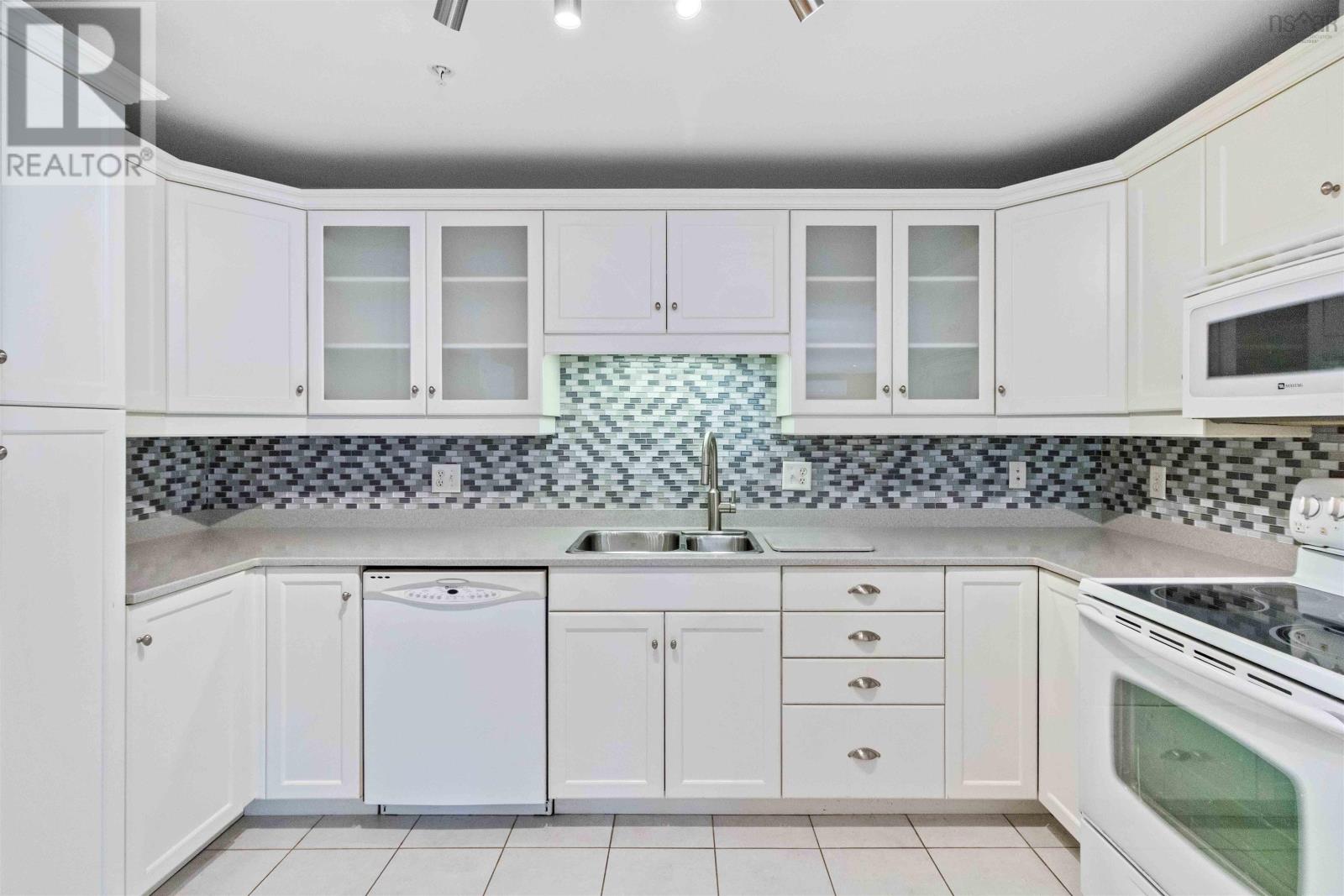 Property 9 of 50 of Unit 101 476 Main Street