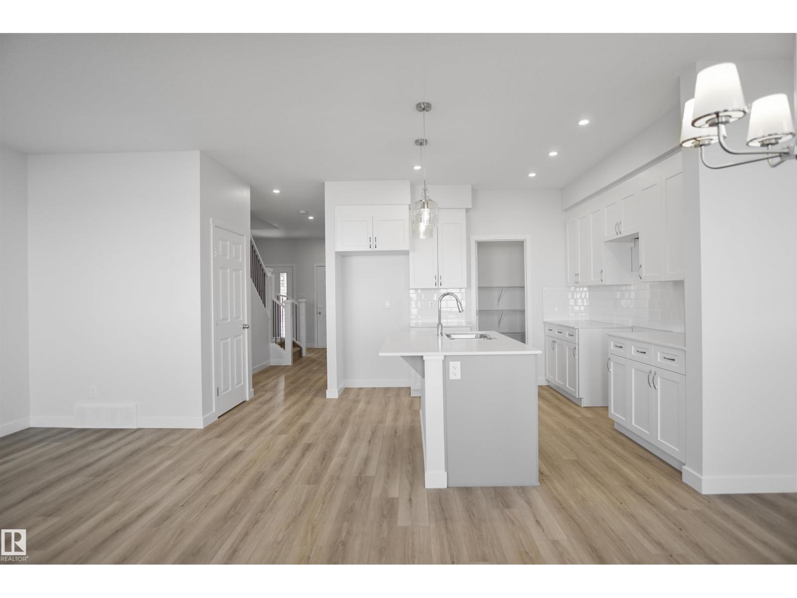 20944 16 AV NW, Edmonton