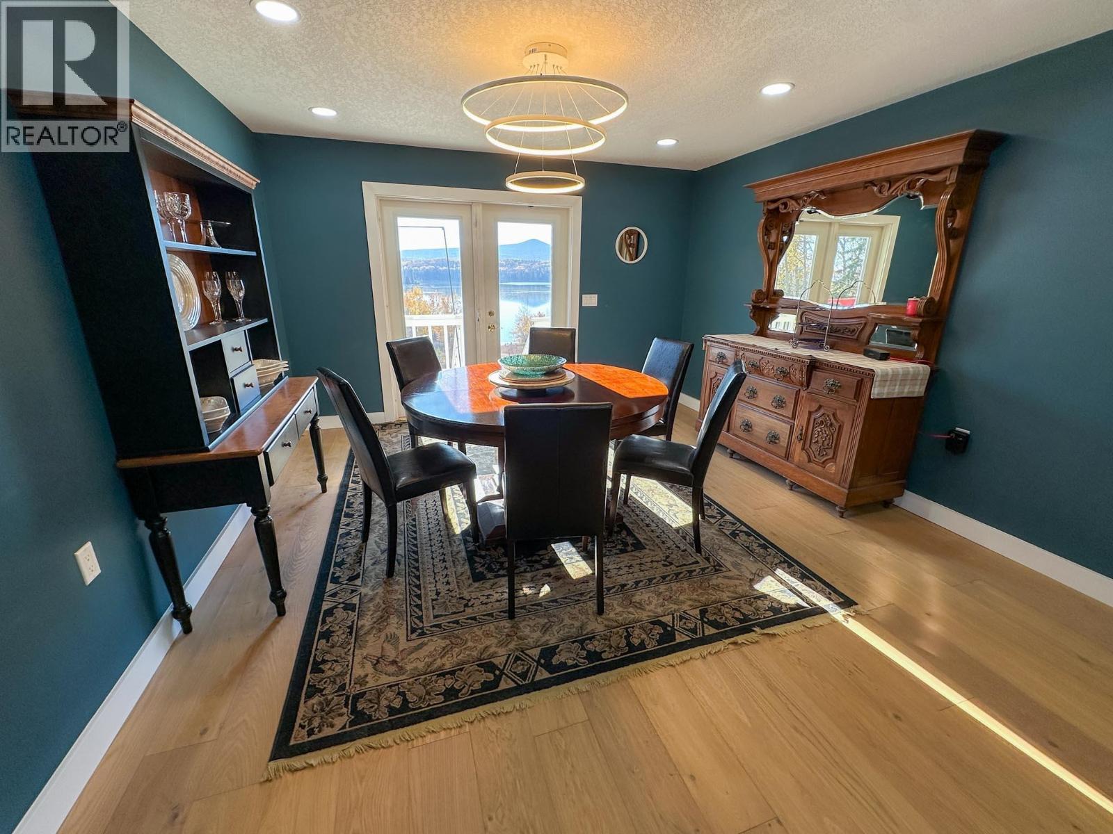 8137 SINKUT LAKE ROAD, Vanderhoof