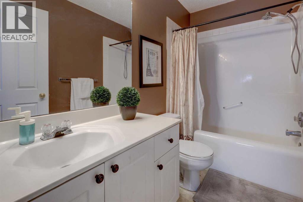 Single Family House for Sale in  Tarington Road NE Taradale Calgary 