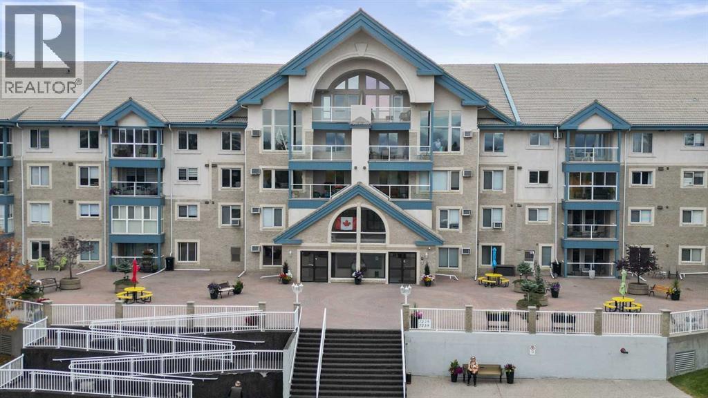 404, 7239 Sierra Morena Boulevard SW, Calgary, Alberta