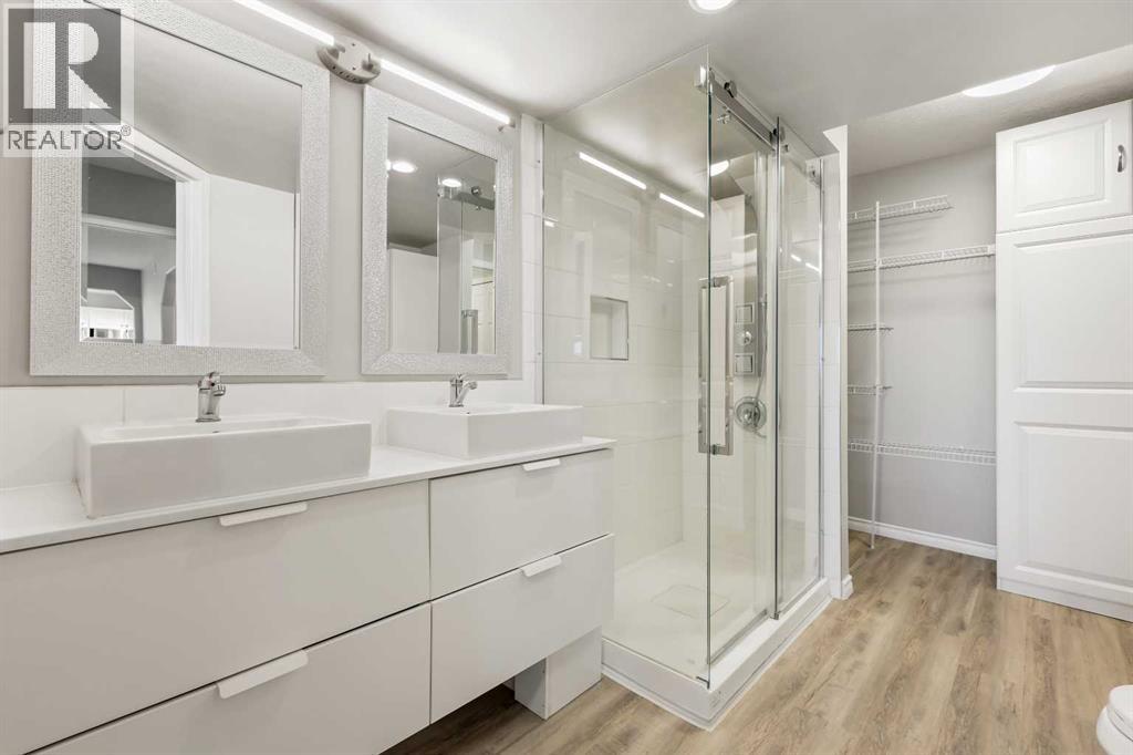 Single Family House for Sale in   Sierra Morena Boulevard SW Signal Hill Calgary 