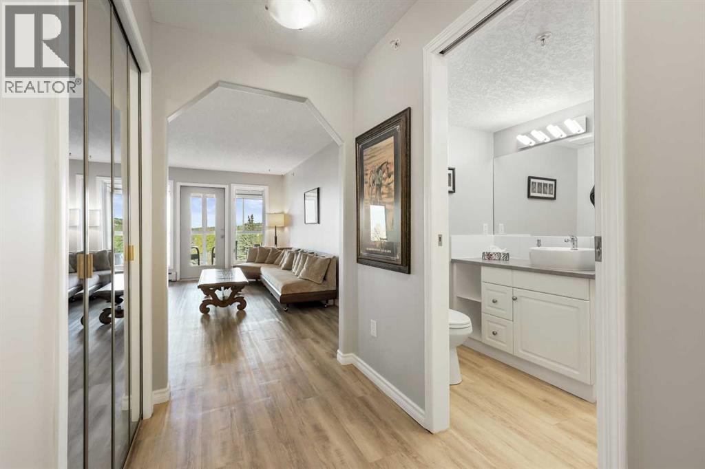 Single Family House for Sale in   Sierra Morena Boulevard SW Signal Hill Calgary 