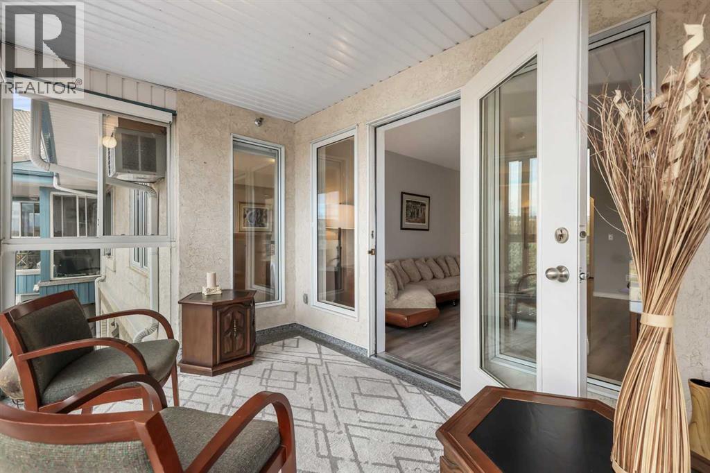 Single Family House for Sale in   Sierra Morena Boulevard SW Signal Hill Calgary 