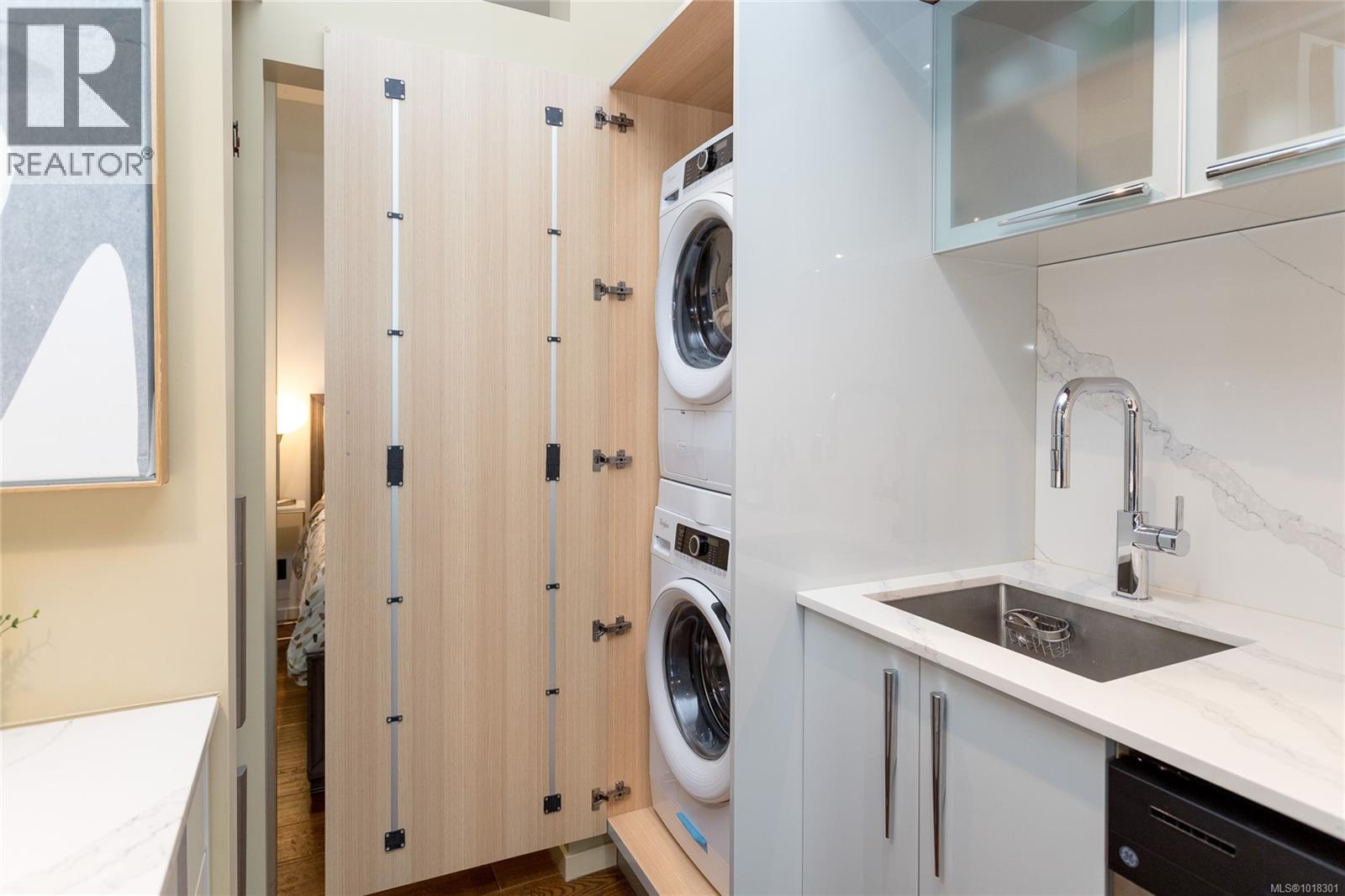 531 1029 View Street, Victoria