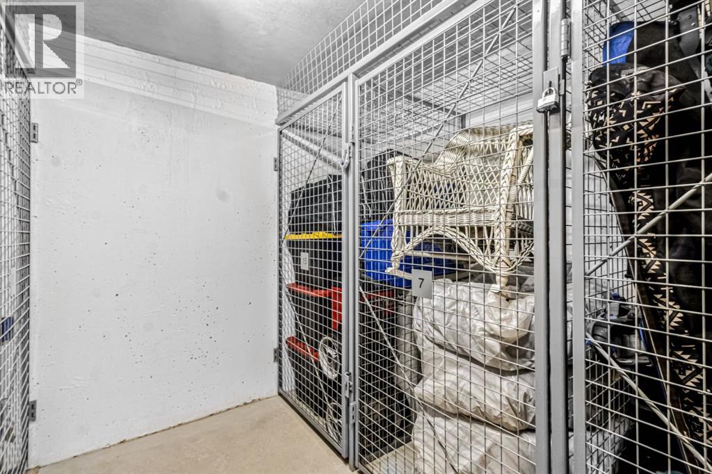 Single Family House for Sale in    Street NW Hillhurst Calgary 