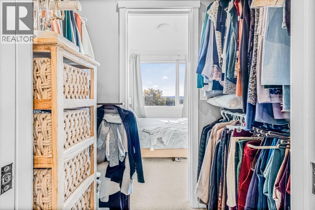 Single Family House for Sale in    Street NW Hillhurst Calgary 