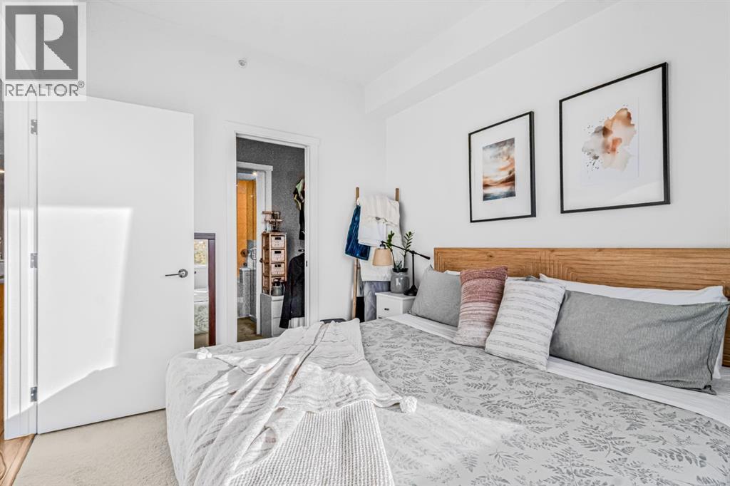 Single Family House for Sale in    Street NW Hillhurst Calgary 