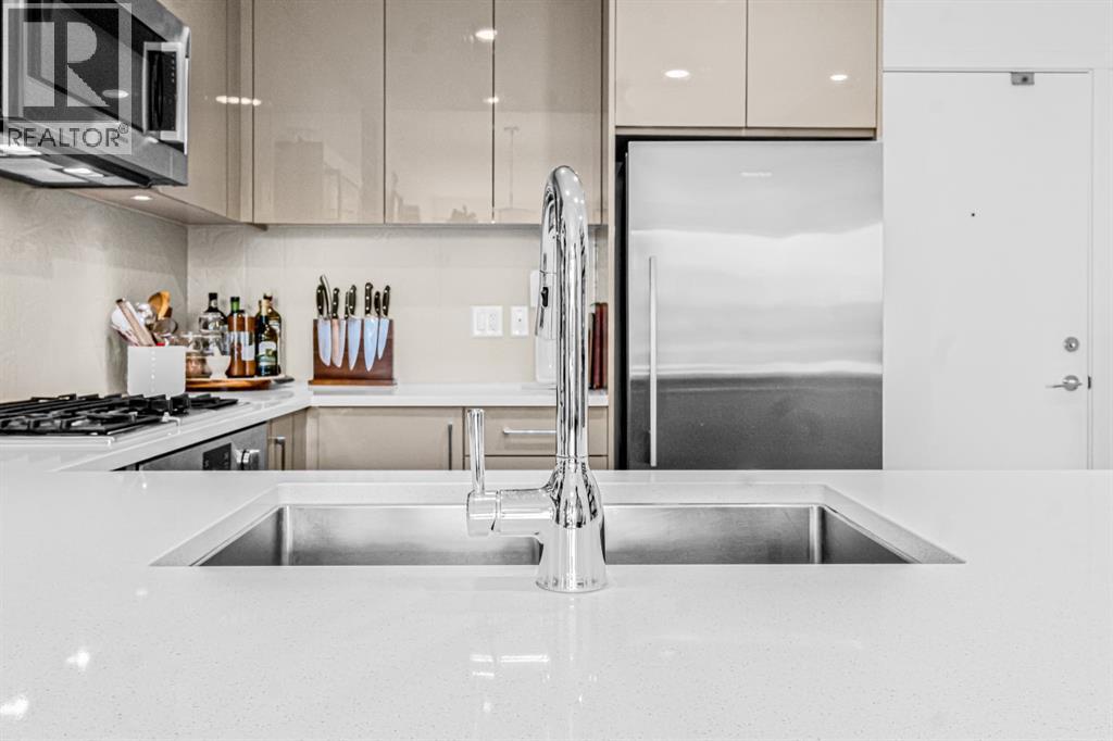 Single Family House for Sale in    Street NW Hillhurst Calgary 