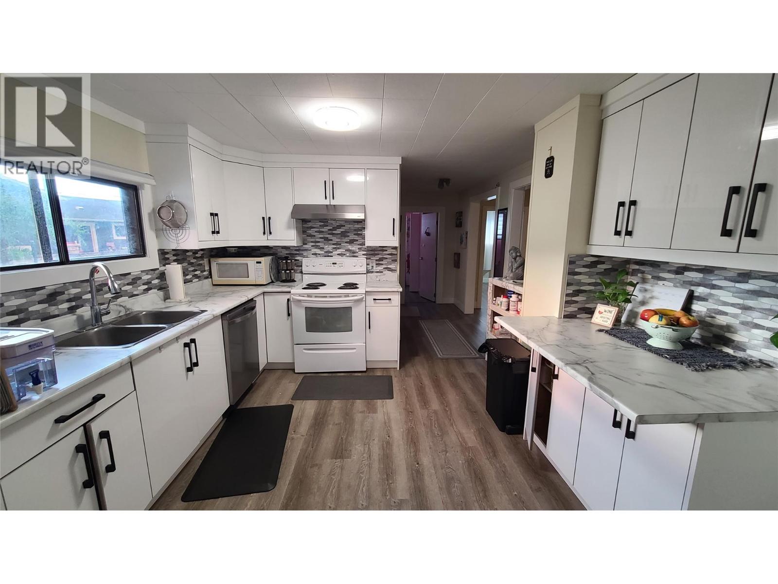  6488 WOLFCUB Place, Oliver