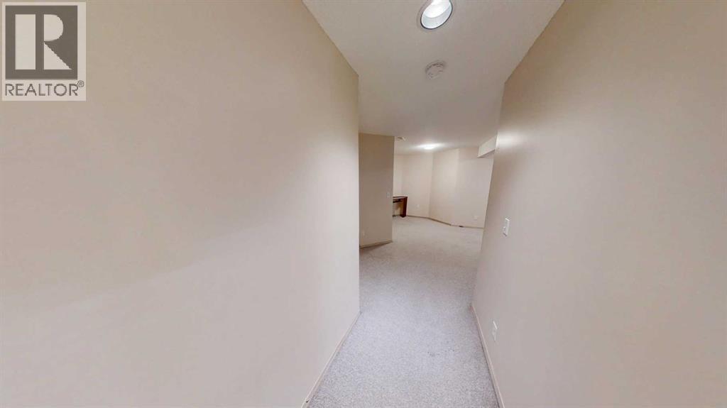 Single Family House for Sale in  Chaparral Drive SE Chaparral Calgary 