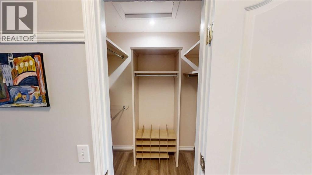 Single Family House for Sale in  Chaparral Drive SE Chaparral Calgary 