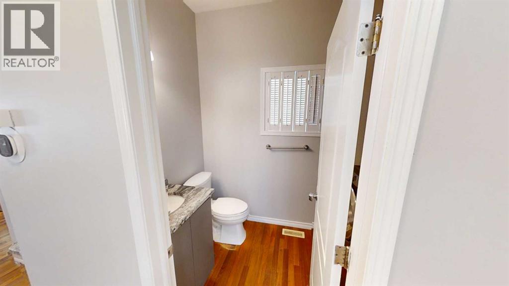 Single Family House for Sale in  Chaparral Drive SE Chaparral Calgary 