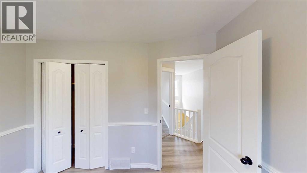 Single Family House for Sale in  Chaparral Drive SE Chaparral Calgary 